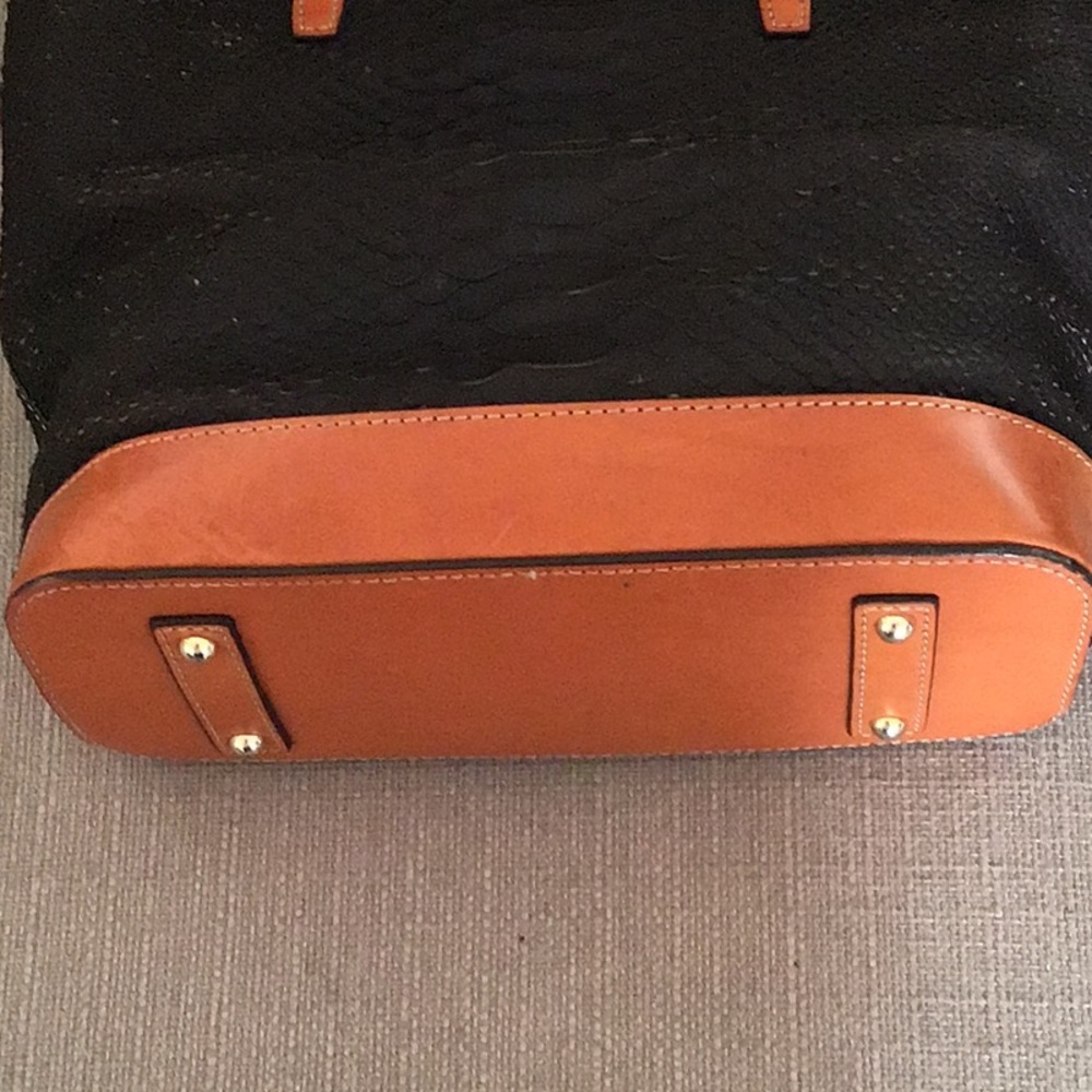 Dooney & Bourke Python Black Purse. - image 4